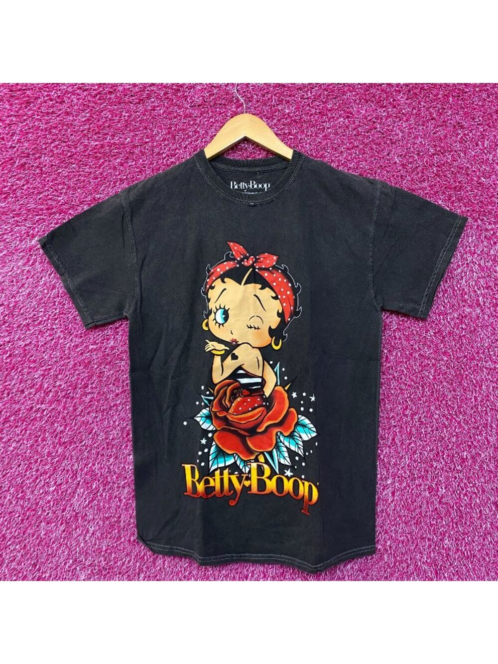 Betty Boop Dream In Rose Pin Up Tshirt size s/m